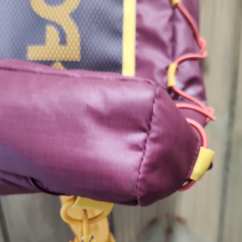 1990's Oakley Backpack, Sun Dried Tomato, Water Repellent, Insulated - Picture 7 of 9